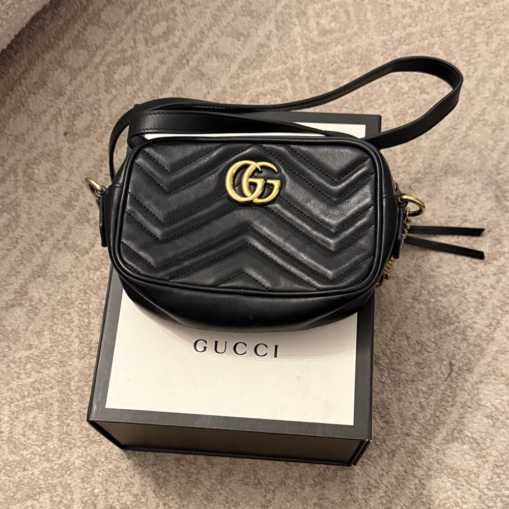 Authentic Gucci maramont cross body camera bag